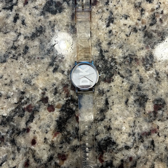 Ladies DKNY beautiful watch - Picture 3 of 4